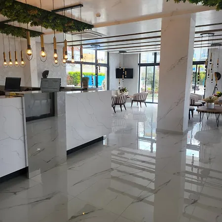 Address Szálloda Ravda